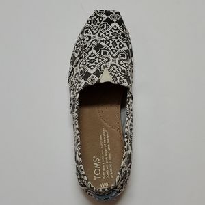 Toms LEFT Amputee single Flat Size 6